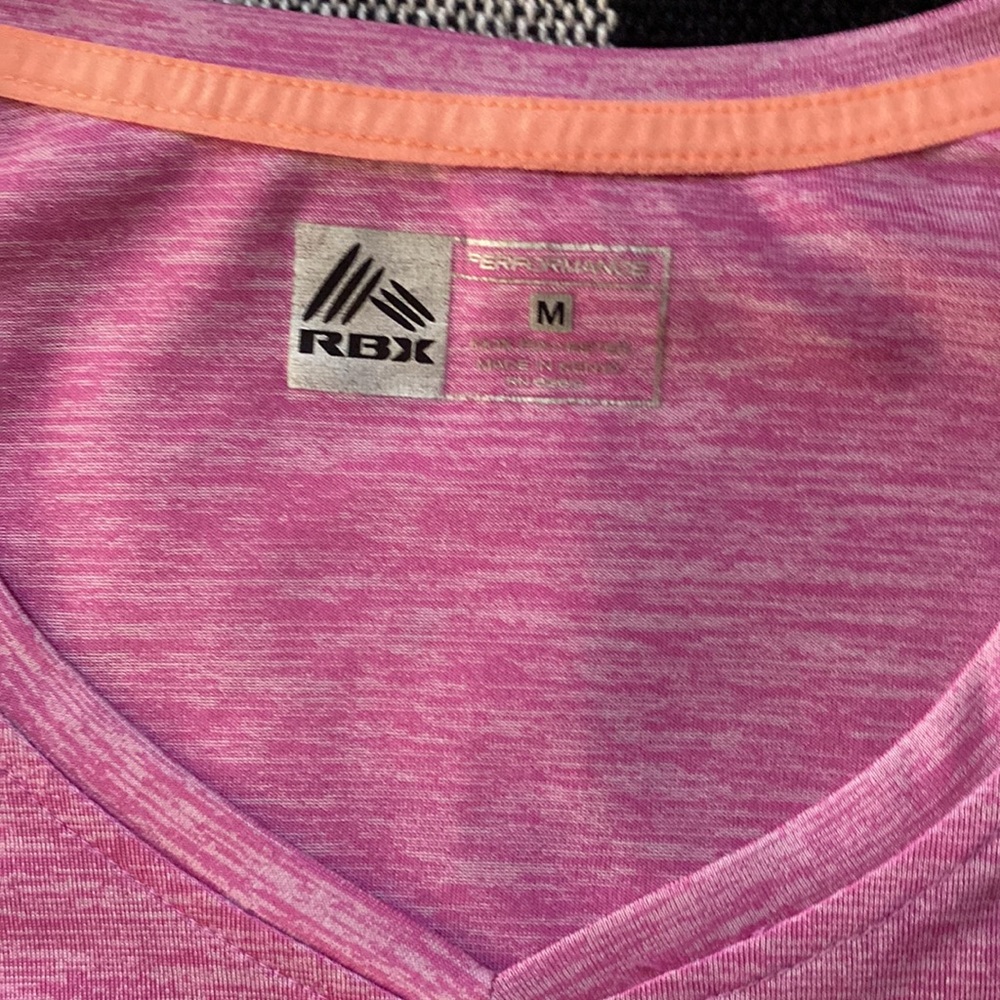 Workout shirt - Picture 2 of 4